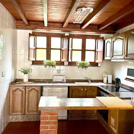 La Casa Grande De Cabrales I Canales (Asturias)