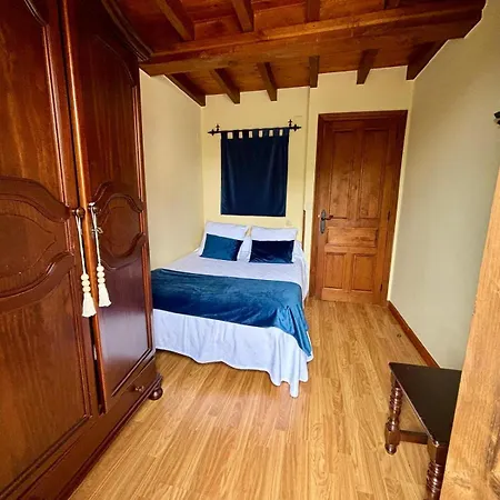 La Casa Grande De Cabrales I Canales (Asturias)